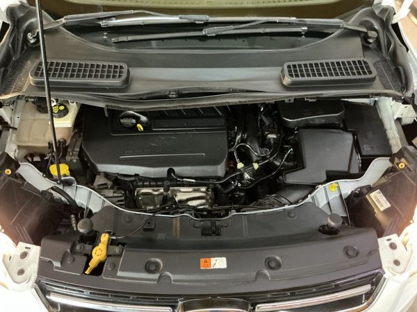2015-Ford-Kuga-15-EcoBoost-Ambiente image:24