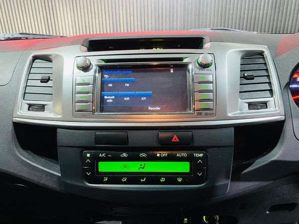 2015-Toyota-Hilux-30-D-4D-Legend-45-Raised-Body-Double-Cab-Manual image:14
