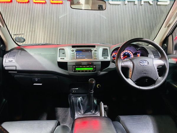 2015-Toyota-Hilux-30-D-4D-Legend-45-Raised-Body-Double-Cab-Manual image:18
