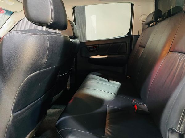2015-Toyota-Hilux-30-D-4D-Legend-45-Raised-Body-Double-Cab-Manual image:20