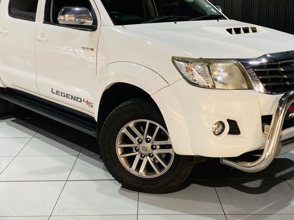 2015-Toyota-Hilux-30-D-4D-Legend-45-Raised-Body-Double-Cab-Manual image:2