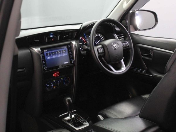 2023-Toyota-Fortuner-24-GD-6-Raised-Body-Auto image:11
