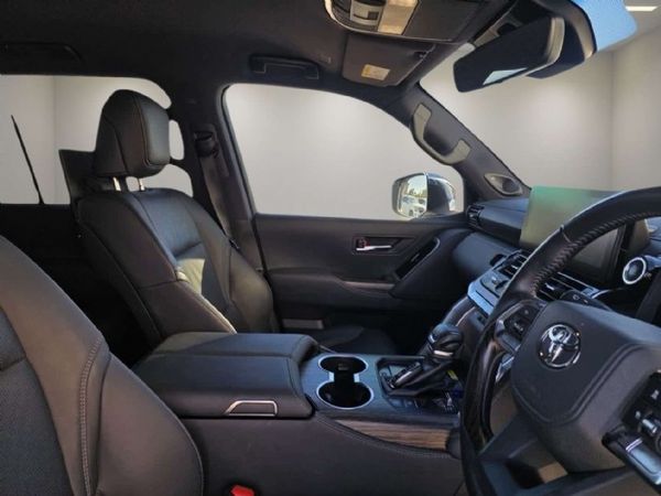 2023-Toyota-Land-Cruiser-300-V6-33-D-ZX image:10
