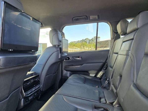 2023-Toyota-Land-Cruiser-300-V6-33-D-ZX image:13