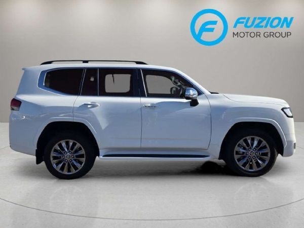 2023-Toyota-Land-Cruiser-300-V6-33-D-ZX image:4