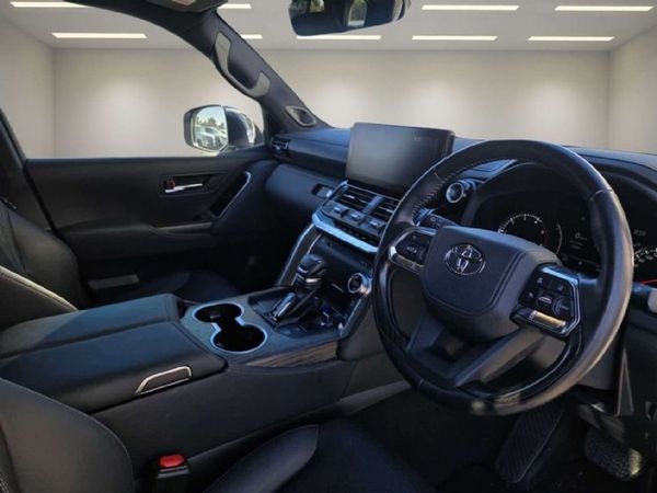 2023-Toyota-Land-Cruiser-300-V6-33-D-ZX image:8