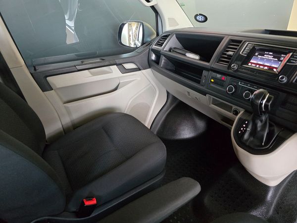 2018-Volkswagen-Kombi-20-TDI-Auto-103kW-Trendline image:13