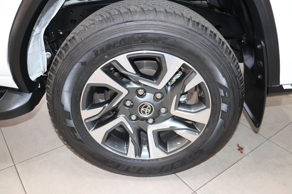 2025-Toyota-Fortuner-28-GD-6-VX-Auto image:11