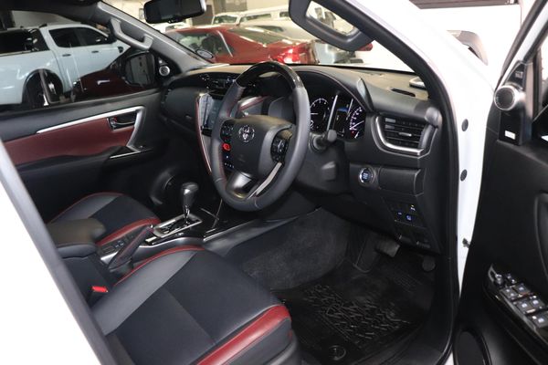 2025-Toyota-Fortuner-28-GD-6-VX-Auto image:5