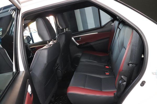 2025-Toyota-Fortuner-28-GD-6-VX-Auto image:8