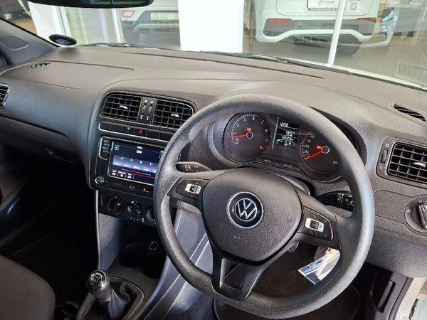 2022-Volkswagen-Polo-Vivo-14-Comfortline-5-dr image:10