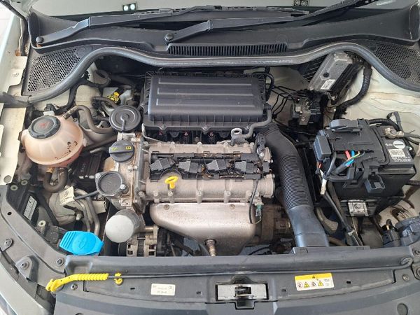 2022-Volkswagen-Polo-Vivo-14-Comfortline-5-dr image:8