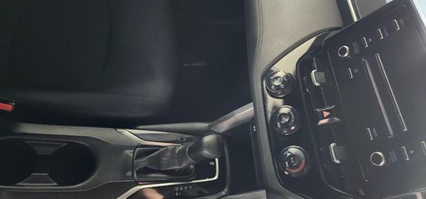 2022-Toyota-Corolla-Cross-18-XI image:10