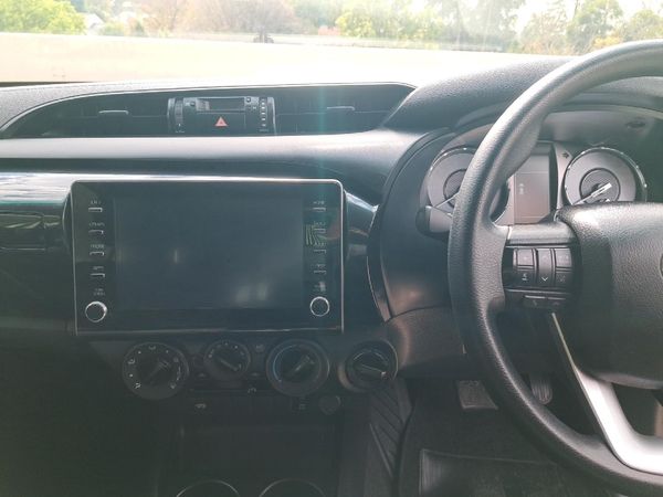 2024-Toyota-Hilux-24-GD-6-Raider-4x4-Auto-Double-Cab image:12