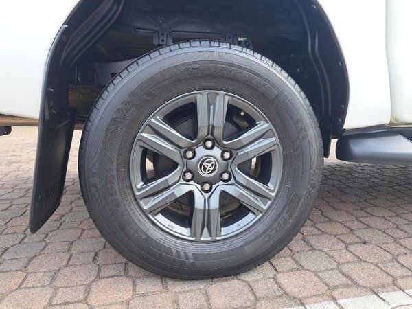 2024-Toyota-Hilux-24-GD-6-Raider-4x4-Auto-Double-Cab image:17