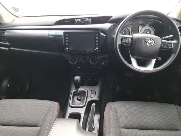 2024-Toyota-Hilux-24-GD-6-Raider-4x4-Auto-Double-Cab image:5