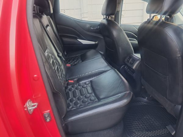 2022-Nissan-Navara-25-DDTi-LE-Plus-4X4-Auto-Double-Cab image:5