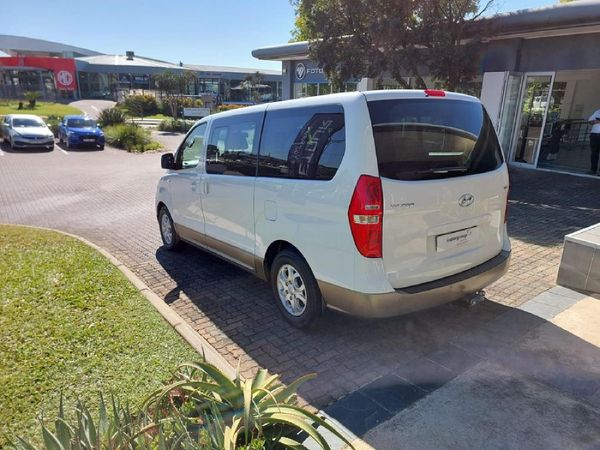 2015-Hyundai-H-1-25-CRDi-VGT-Wagon-Auto image:9