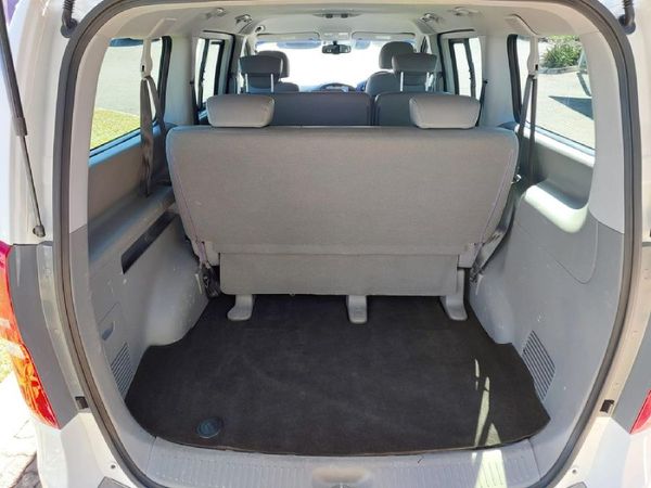 2015-Hyundai-H-1-25-CRDi-VGT-Wagon-Auto image:11