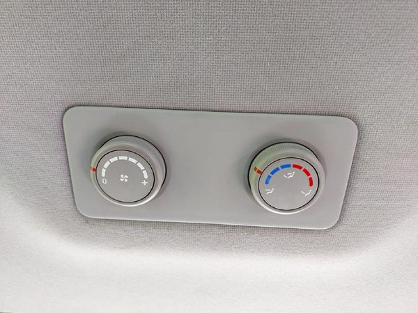 2015-Hyundai-H-1-25-CRDi-VGT-Wagon-Auto image:16