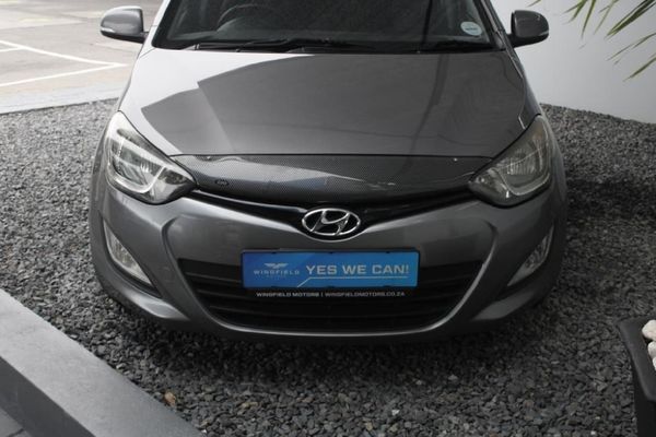 2014-Hyundai-i20-14D-Glide image:7
