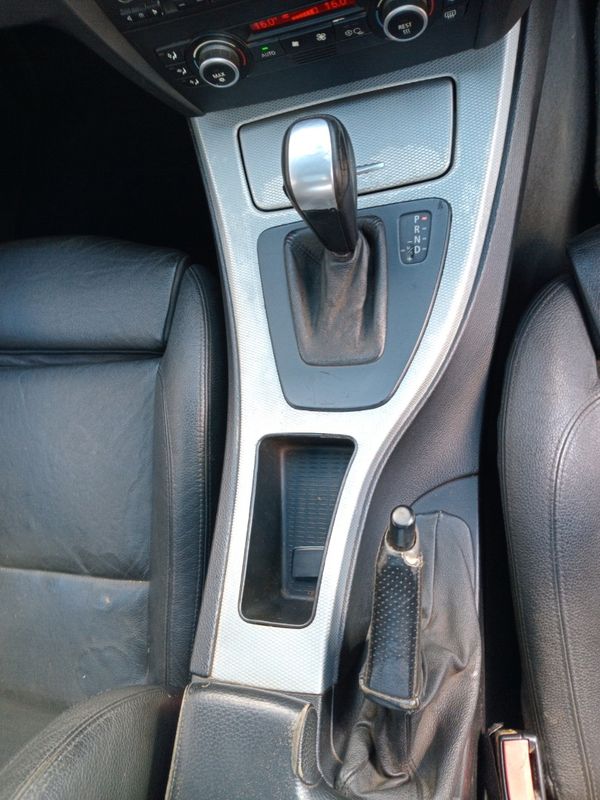2009-BMW-3-Series-320i-Auto image:6