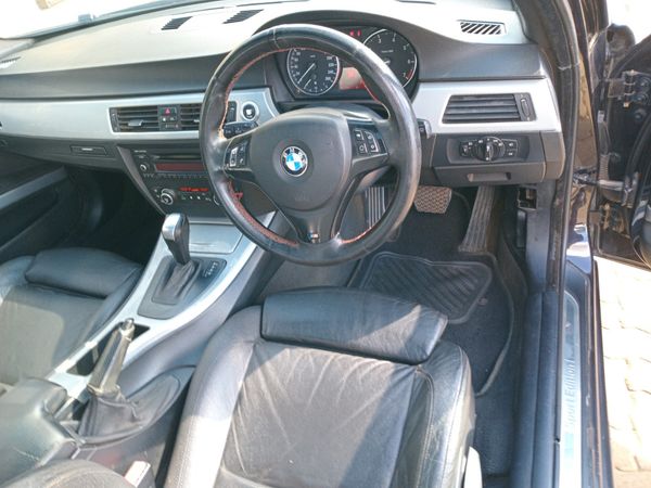 2009-BMW-3-Series-320i-Auto image:8
