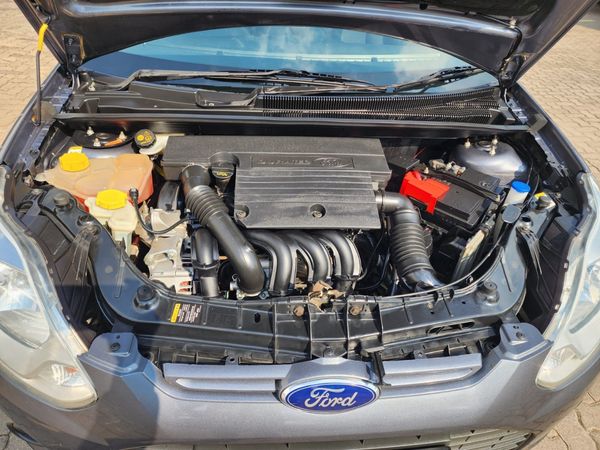 2015-Ford-Figo-14-Ambiente image:10