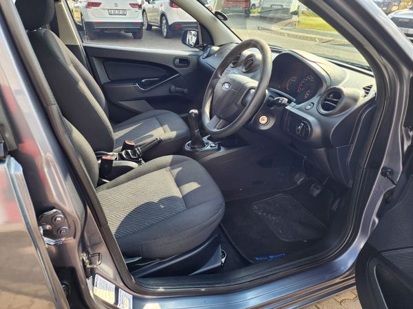 2015-Ford-Figo-14-Ambiente image:7