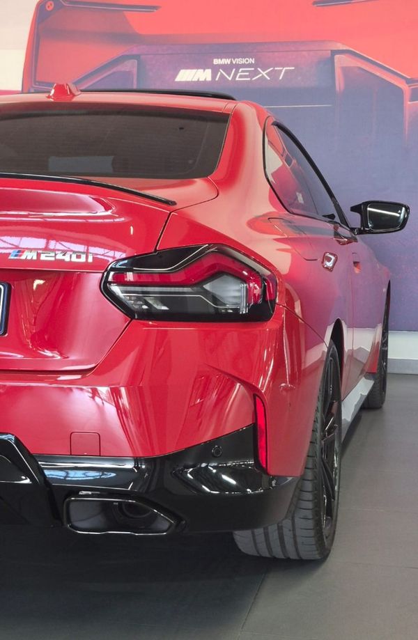 2025-BMW-2-Series-M240i-Auto image:8