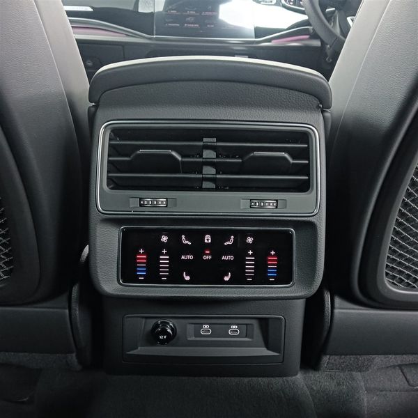2026-Audi-RSQ8-SUV-PERFORMANCE-QUATTRO-TIPTRONIC image:25
