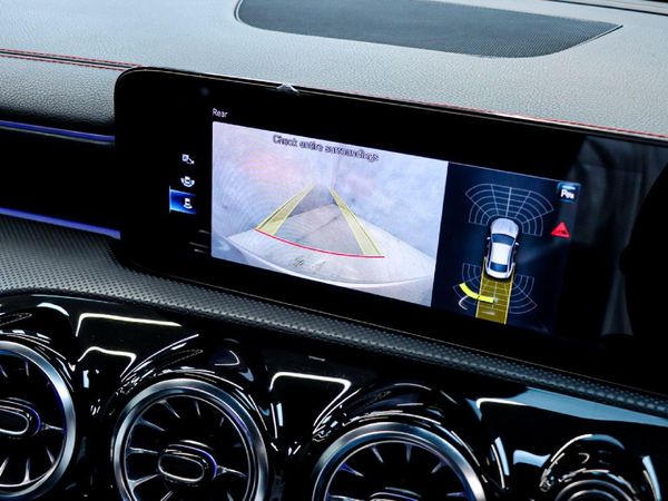 2021-Mercedes-Benz-CLA-200-Auto image:5