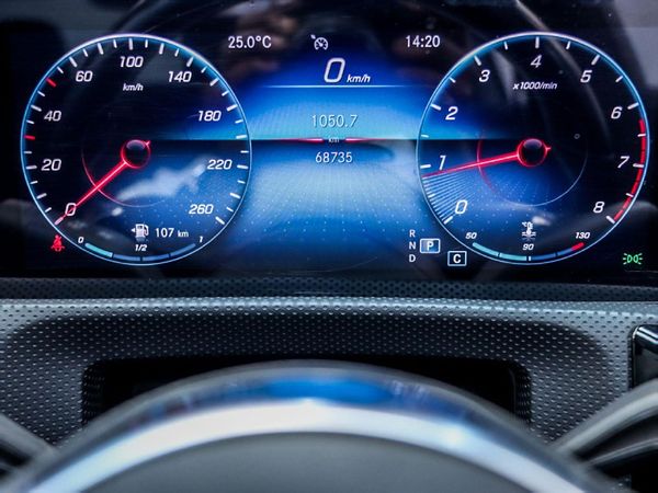 2021-Mercedes-Benz-CLA-200-Auto image:6