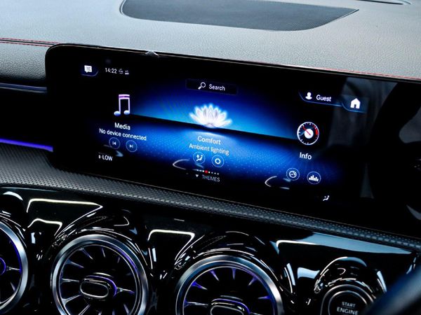 2021-Mercedes-Benz-CLA-200-Auto image:7