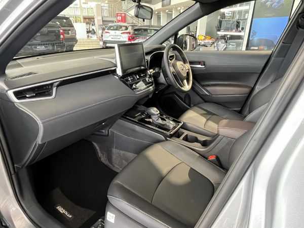 2026-Toyota-Corolla-Cross-18-XS-Hybrid image:9