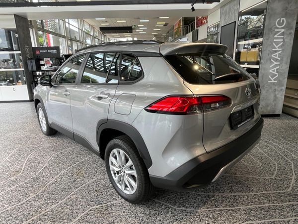 2026-Toyota-Corolla-Cross-18-XS-Hybrid image:5