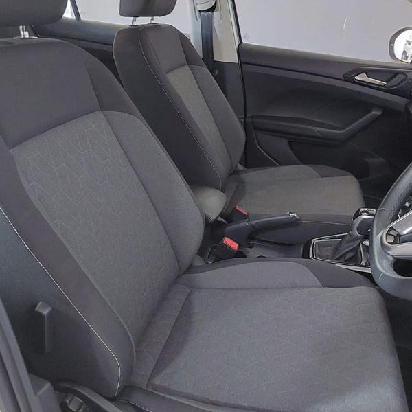 2025-Volkswagen-T-Cross-10-TSI-Life-Auto image:11