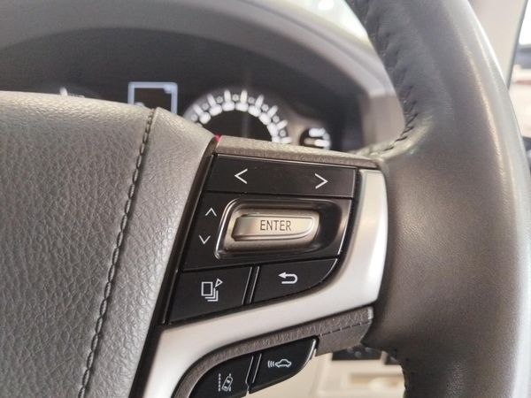 2018-Toyota-Land-Cruiser-200-45-D-V8-VX-R-Auto image:10