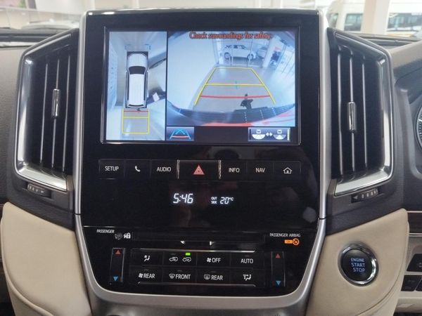 2018-Toyota-Land-Cruiser-200-45-D-V8-VX-R-Auto image:13