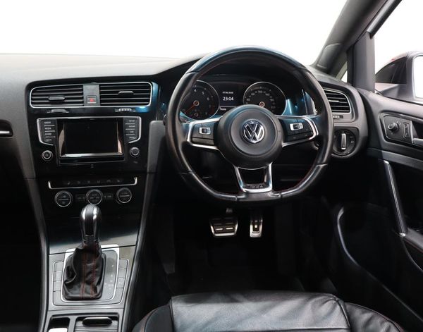2014-Volkswagen-Golf-VII-GTI-20-TSI-Auto image:13