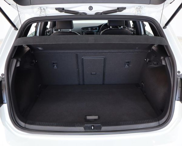 2014-Volkswagen-Golf-VII-GTI-20-TSI-Auto image:18