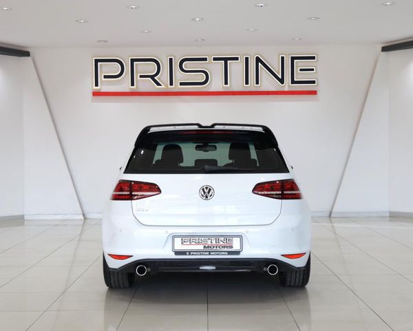 2014-Volkswagen-Golf-VII-GTI-20-TSI-Auto image:4