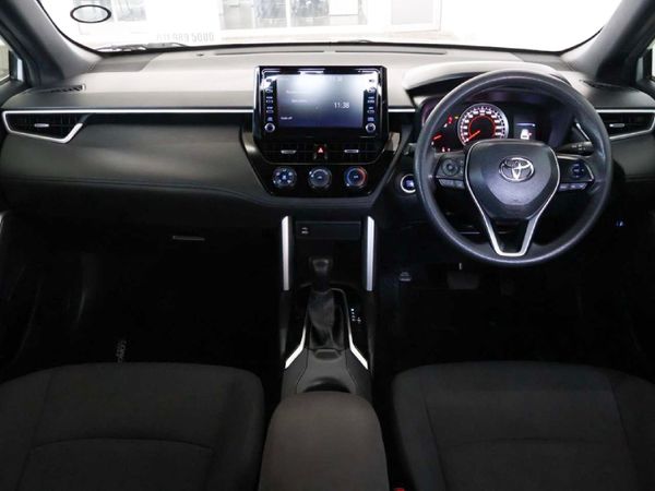 2023-Toyota-Corolla-Cross-18-XI image:13