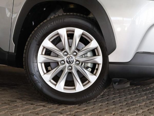 2023-Toyota-Corolla-Cross-18-XI image:5