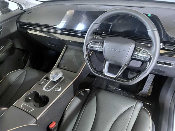 2026-Omoda-C5-15T-Elegance-X image:10
