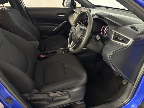2023-Toyota-Corolla-Cross-18-XI image:9