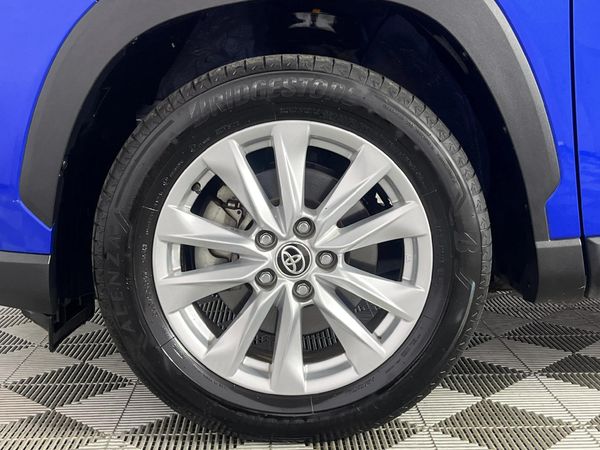 2023-Toyota-Corolla-Cross-18-XI image:4