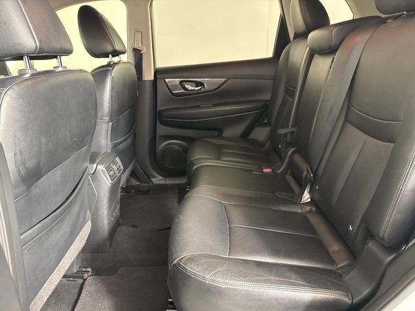 2019-Nissan-X-Trail-25-Acenta-Plus-4x4-Auto-7-seat image:3