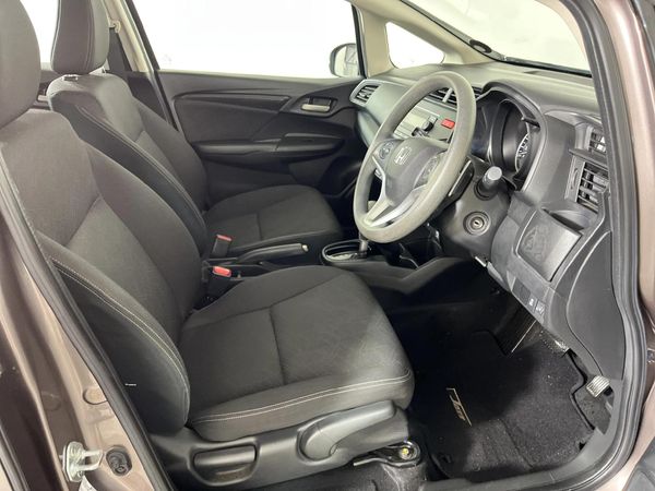 2016-Honda-Jazz-12-Comfort-Auto image:9