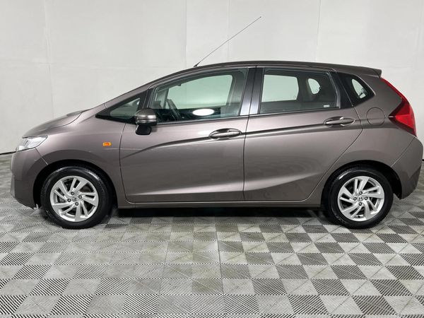 2016-Honda-Jazz-12-Comfort-Auto image:18